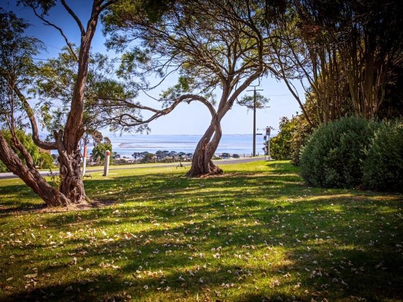 14 Panorama Drive, San Remo VIC 3925