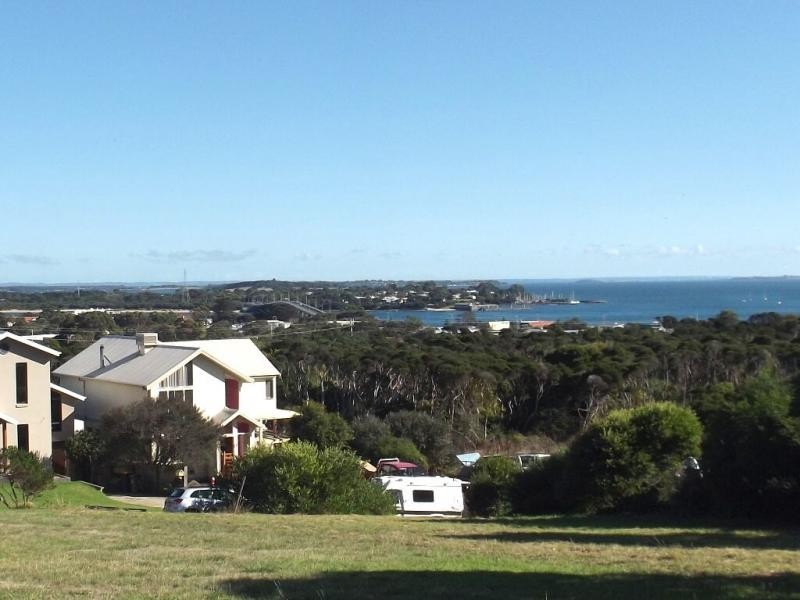 16 The Broadway, San Remo VIC 3925