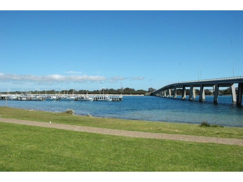 16 The Broadway, San Remo VIC 3925