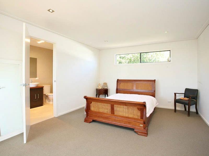 8 Wonthaggi Crescent, San Remo VIC 3925