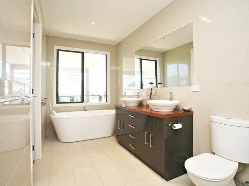 8 Wonthaggi Crescent, San Remo VIC 3925