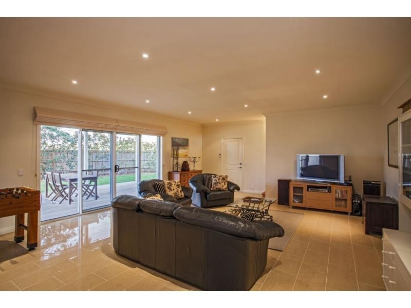 82 Champ Elysees Esplanade, Coronet Bay VIC 3984