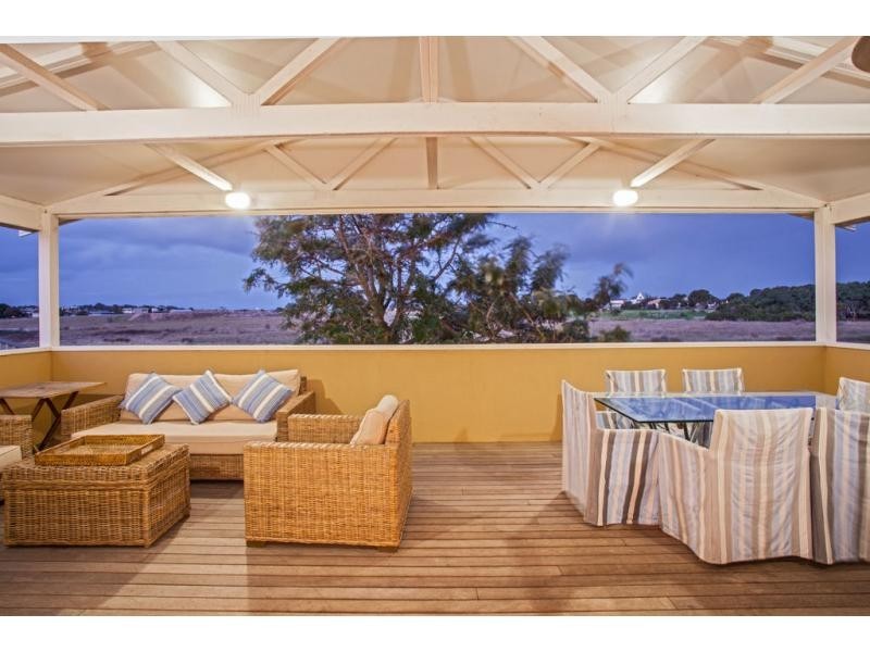 82 Champ Elysees Esplanade, Coronet Bay VIC 3984