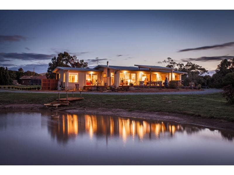 9-11 Small Court, San Remo VIC 3925