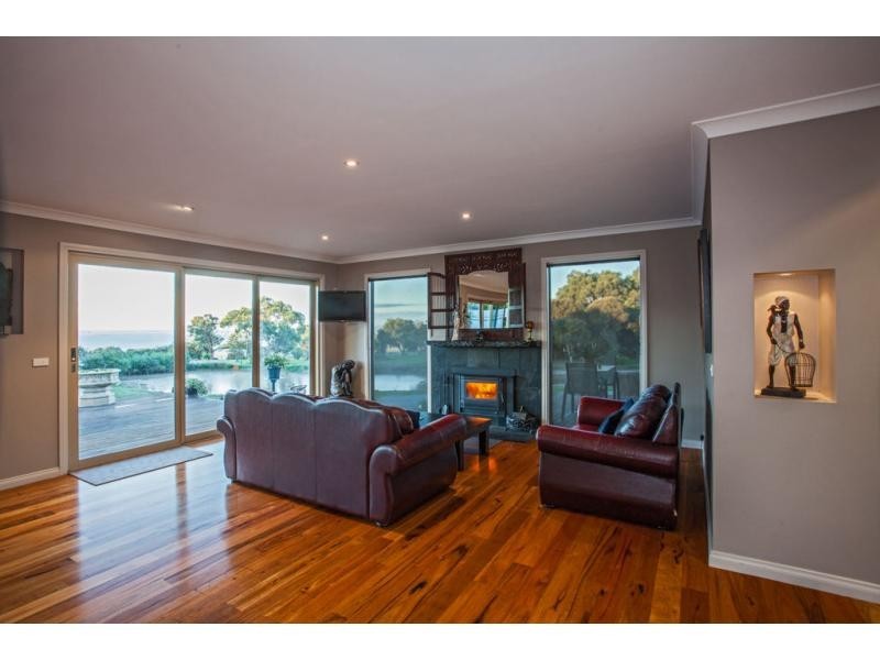 9-11 Small Court, San Remo VIC 3925