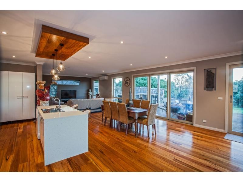 9-11 Small Court, San Remo VIC 3925
