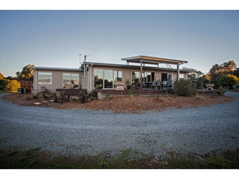 9-11 Small Court, San Remo VIC 3925