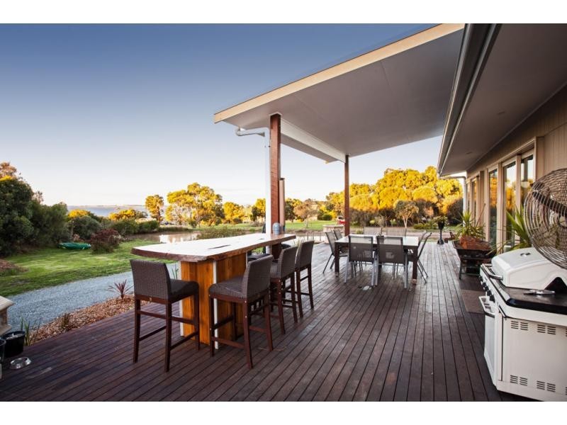 9-11 Small Court, San Remo VIC 3925