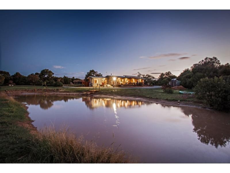 9-11 Small Court, San Remo VIC 3925