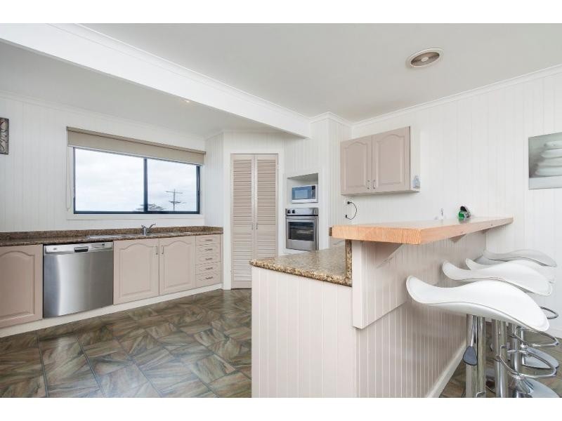 9 Anderson Street, San Remo VIC 3925