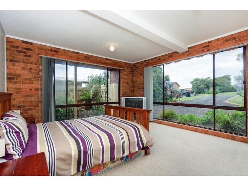9 Anderson Street, San Remo VIC 3925