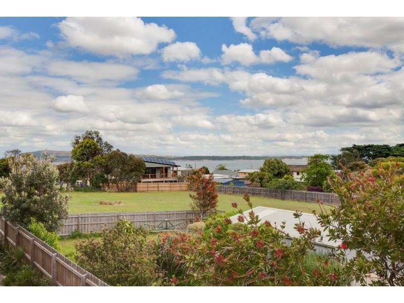 9 Anderson Street, San Remo VIC 3925