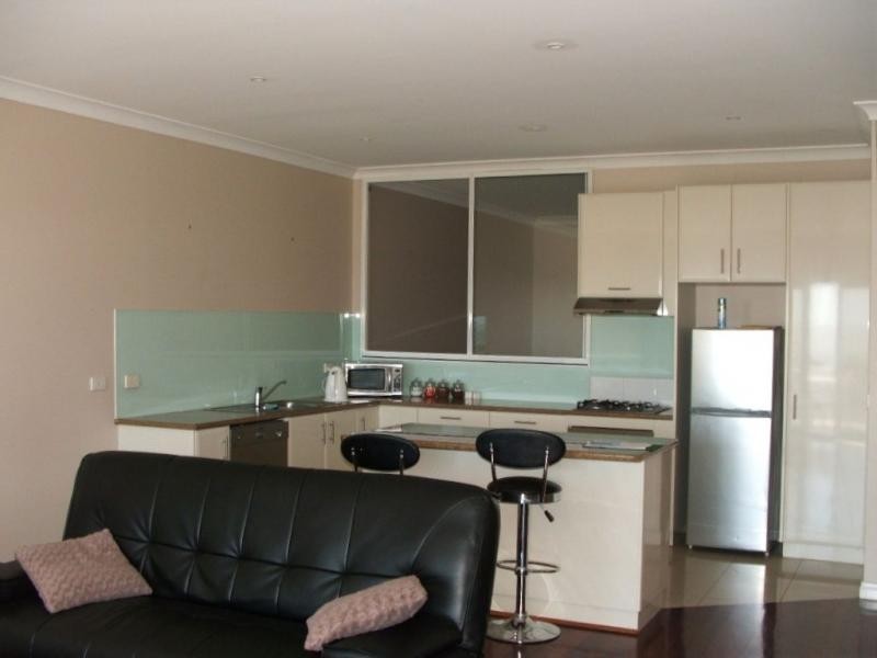 Apt B, 129 Marine Parade, San Remo VIC 3925