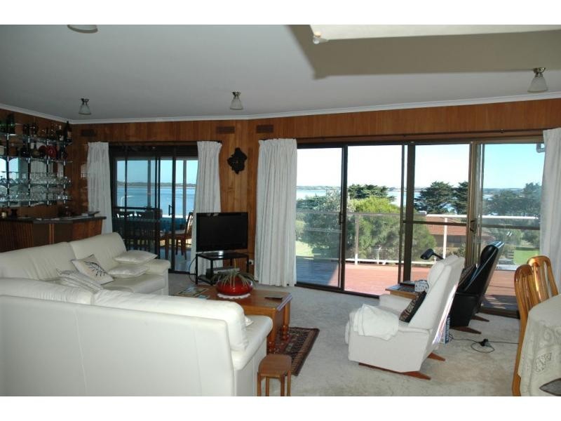 24 Ocean View Drive, San Remo VIC 3925