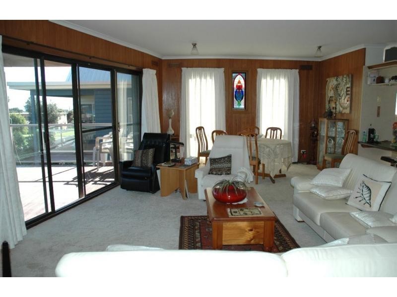 24 Ocean View Drive, San Remo VIC 3925