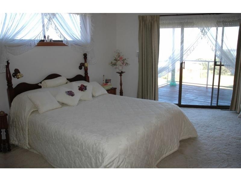 24 Ocean View Drive, San Remo VIC 3925