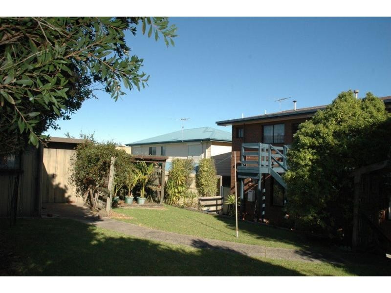 24 Ocean View Drive, San Remo VIC 3925