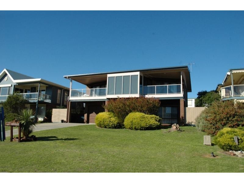 24 Ocean View Drive, San Remo VIC 3925