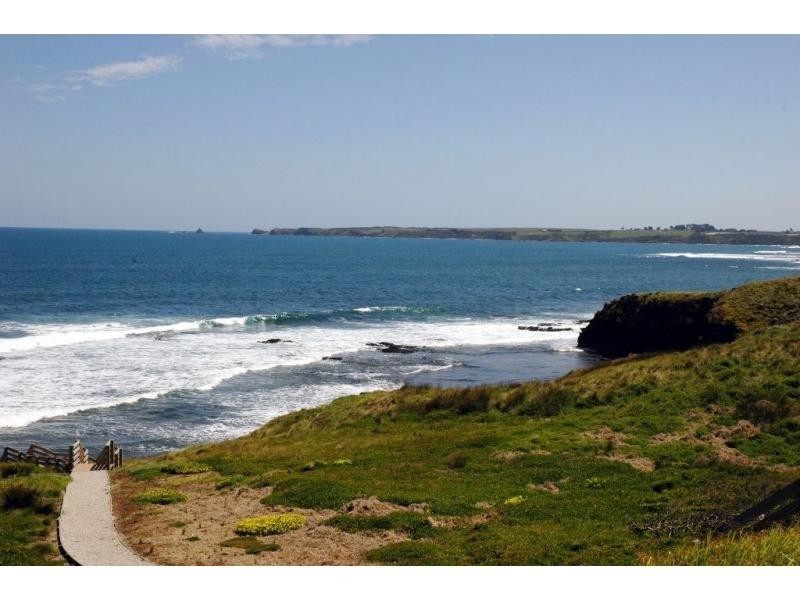 6 Bayview Avenue, Surf Beach VIC 3922