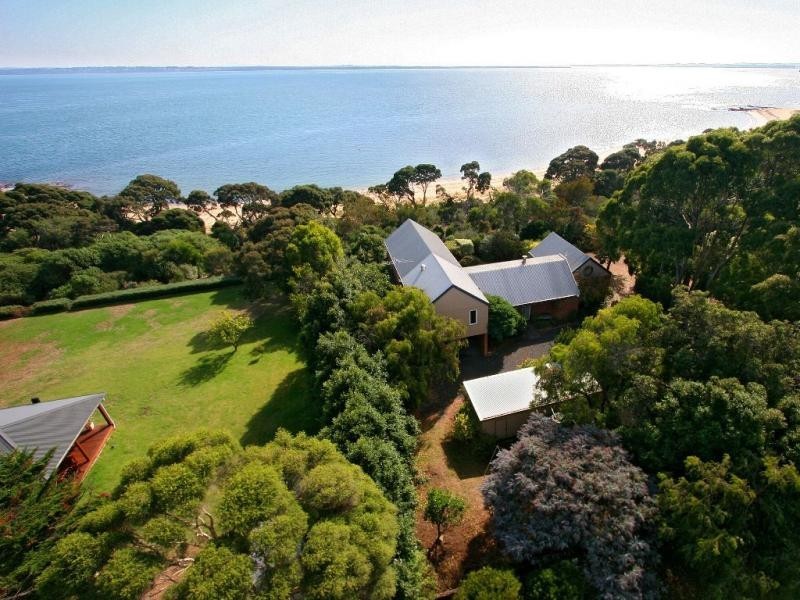 2-4 Appley Avenue, Cowes VIC 3922