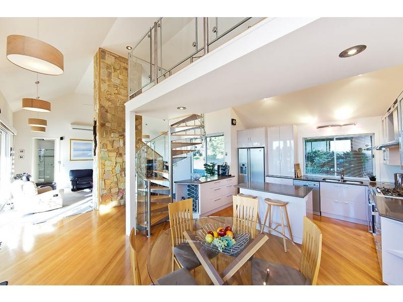 2-4 Appley Avenue, Cowes VIC 3922