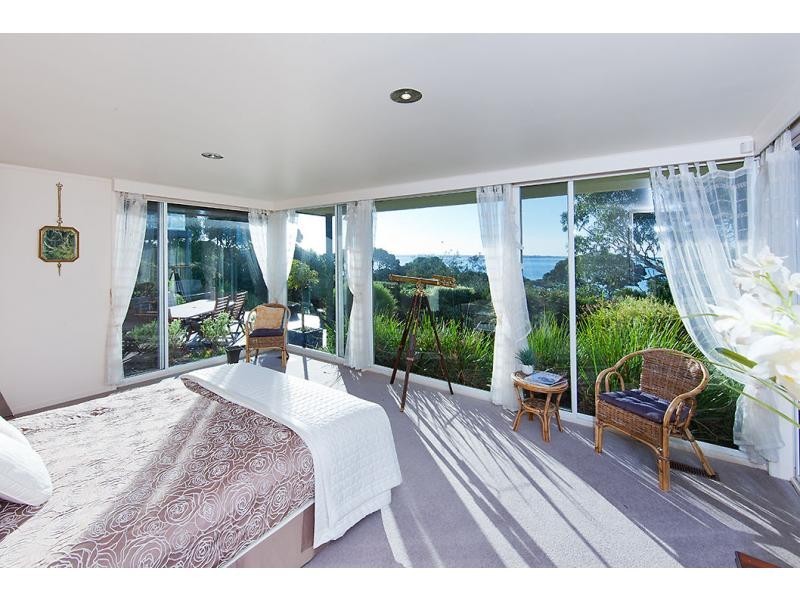 2-4 Appley Avenue, Cowes VIC 3922