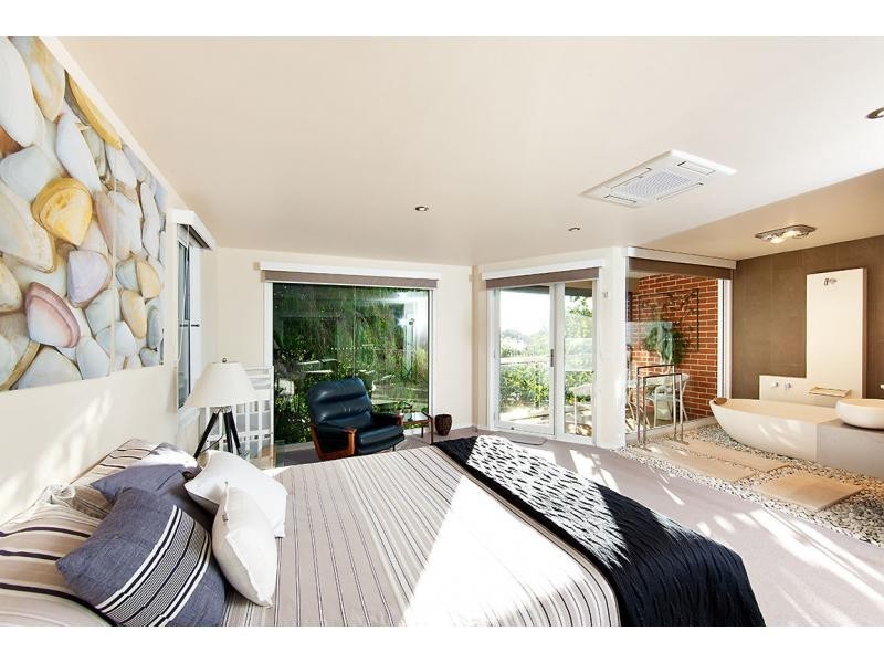 2-4 Appley Avenue, Cowes VIC 3922