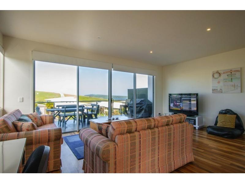 18 Halcyon Avenue, San Remo VIC 3925