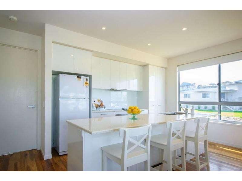 18 Halcyon Avenue, San Remo VIC 3925