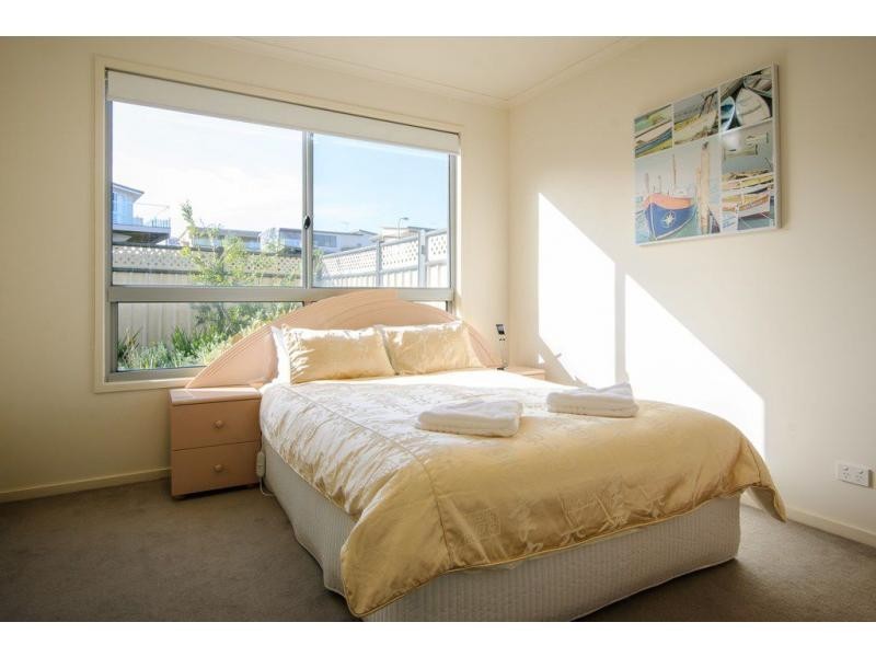 18 Halcyon Avenue, San Remo VIC 3925