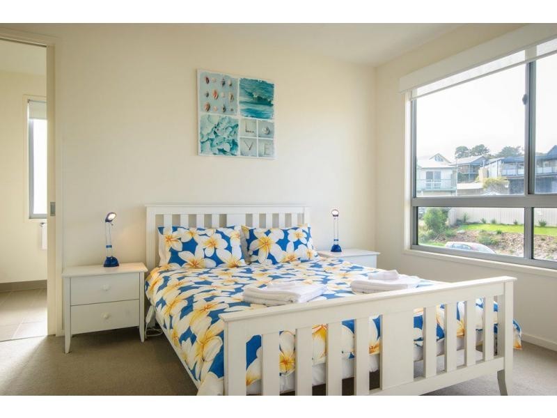 18 Halcyon Avenue, San Remo VIC 3925