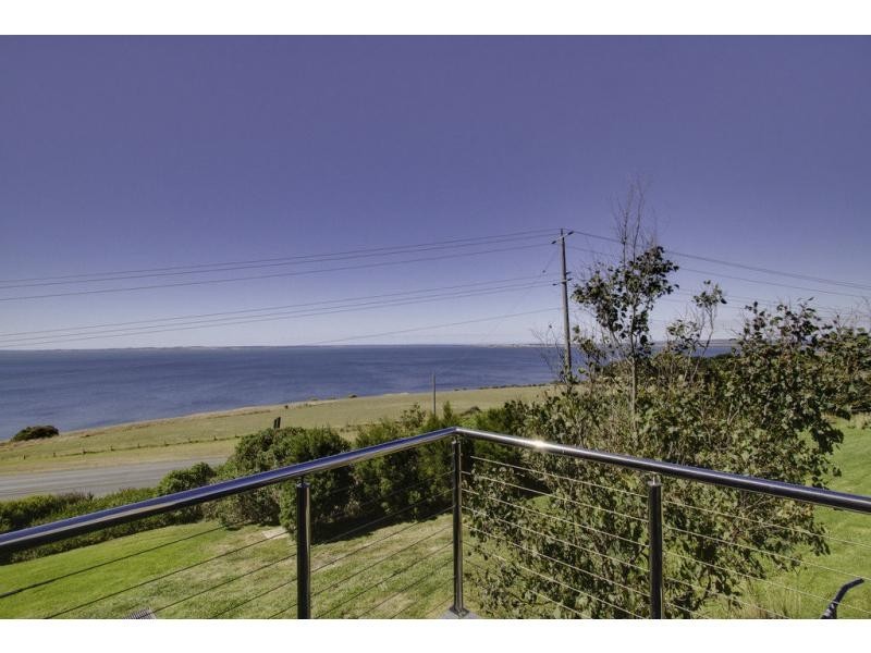 Apt 127, 17 Potters Hill Road, San Remo VIC 3925
