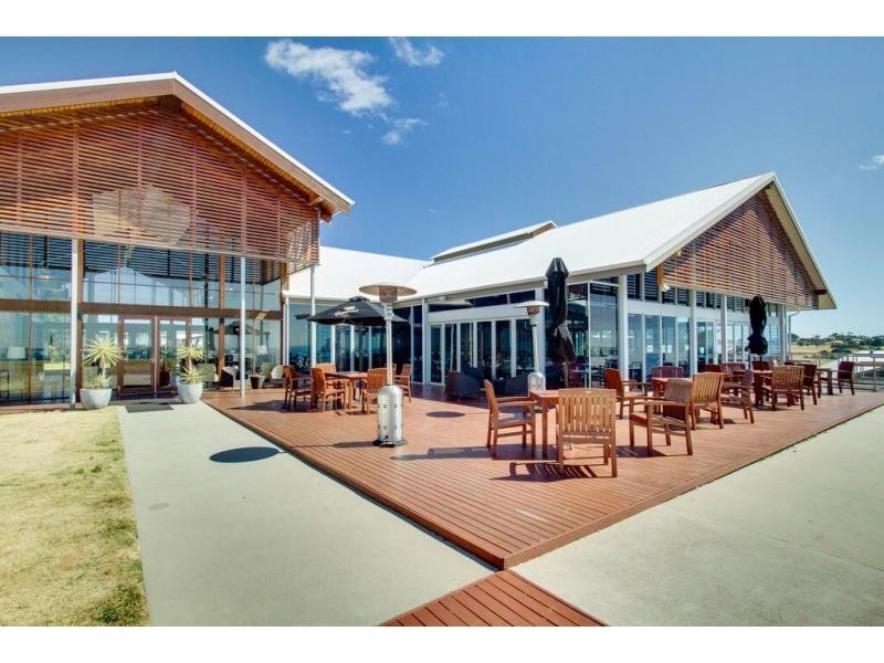 Apt 127, 17 Potters Hill Road, San Remo VIC 3925