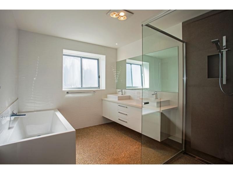 31 Halcyon Avenue, San Remo VIC 3925