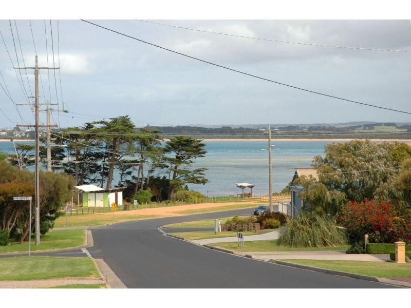 11 Shetland Heights Road, San Remo VIC 3925