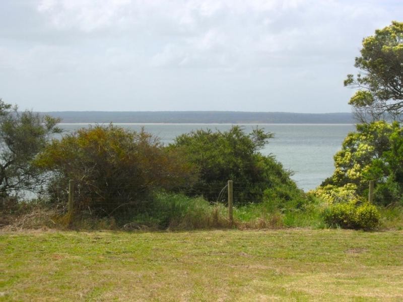 42 Moorings Place, Corinella VIC 3984