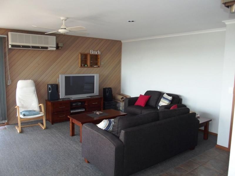 9 The Broadway, San Remo VIC 3925