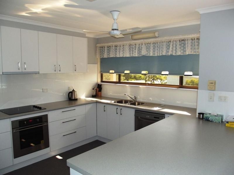 9 The Broadway, San Remo VIC 3925