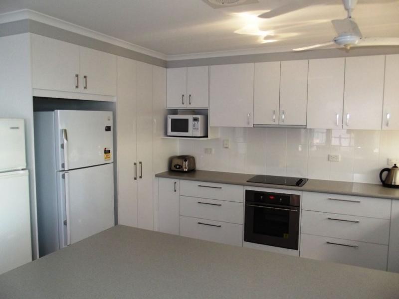 9 The Broadway, San Remo VIC 3925