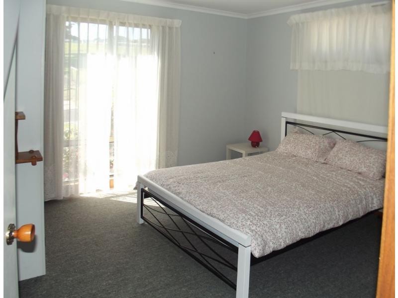 9 The Broadway, San Remo VIC 3925