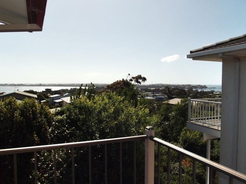 9 The Broadway, San Remo VIC 3925