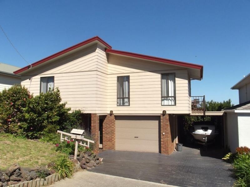 9 The Broadway, San Remo VIC 3925