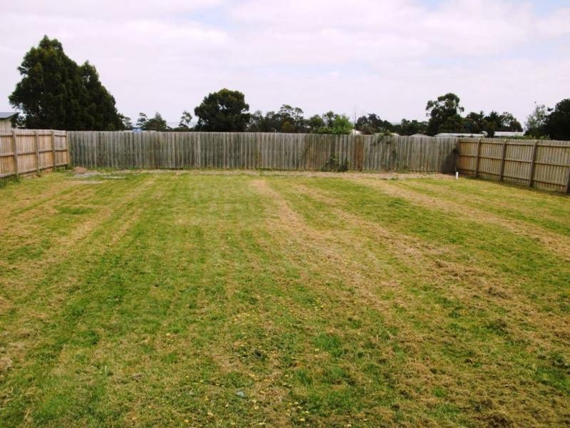 16 Tatiara Drive, Grantville VIC 3984