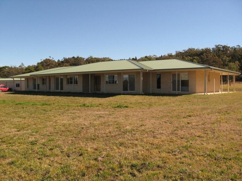 703 Donnellys Castle Road, Pozieres, Stanthorpe QLD 4380
