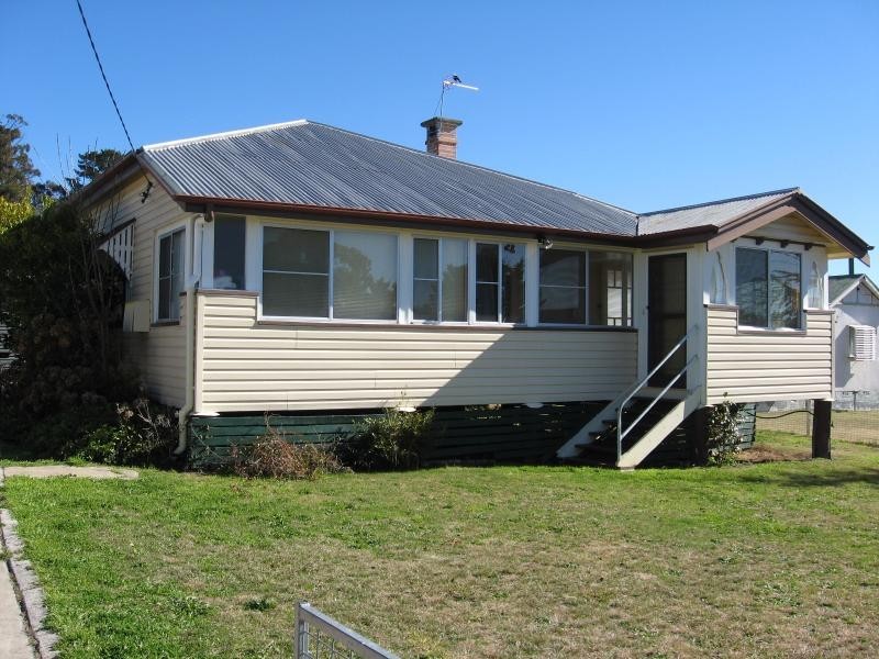 10 Lane Street, Stanthorpe QLD 4380