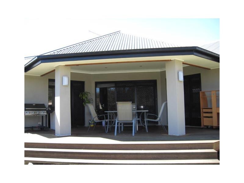 9 Logan Street, Stanthorpe QLD 4380
