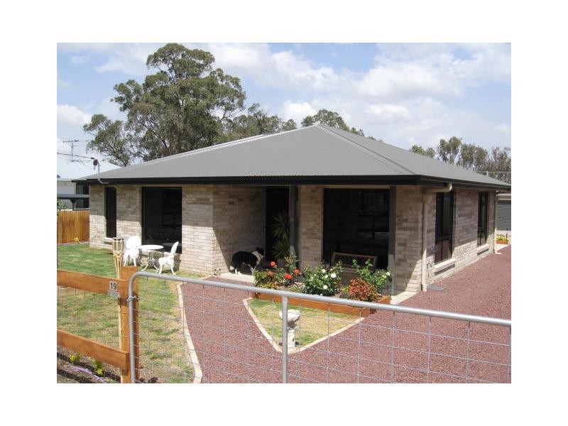 19 Forrest Street, Glen Aplin, Stanthorpe QLD 4380
