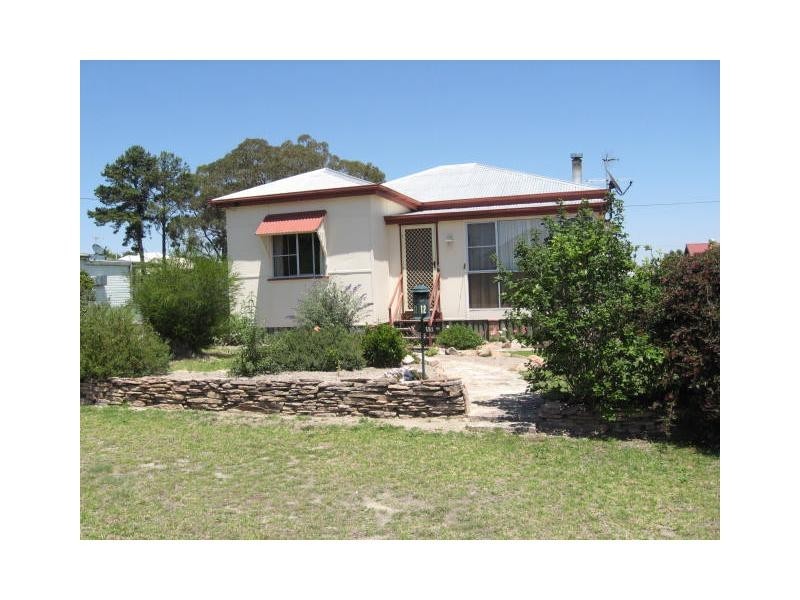 12 Hillcrest Street, Stanthorpe QLD 4380