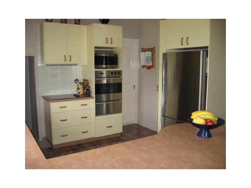 12 Hillcrest Street, Stanthorpe QLD 4380
