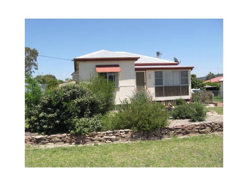 12 Hillcrest Street, Stanthorpe QLD 4380